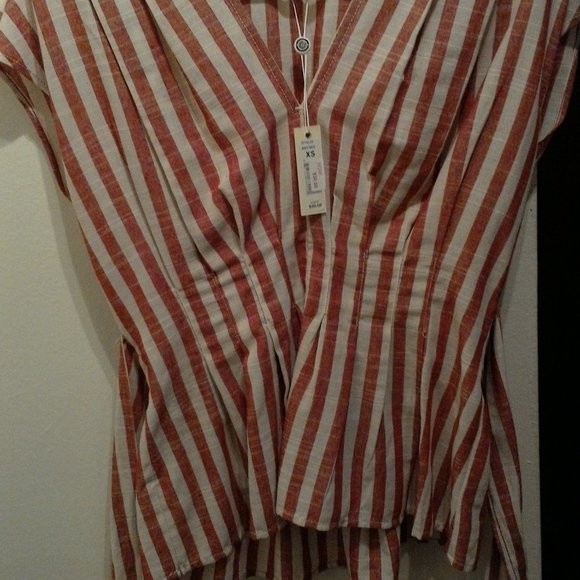Max Studio Top in Red and White Size XS. New with Tags - Picture 4 of 8